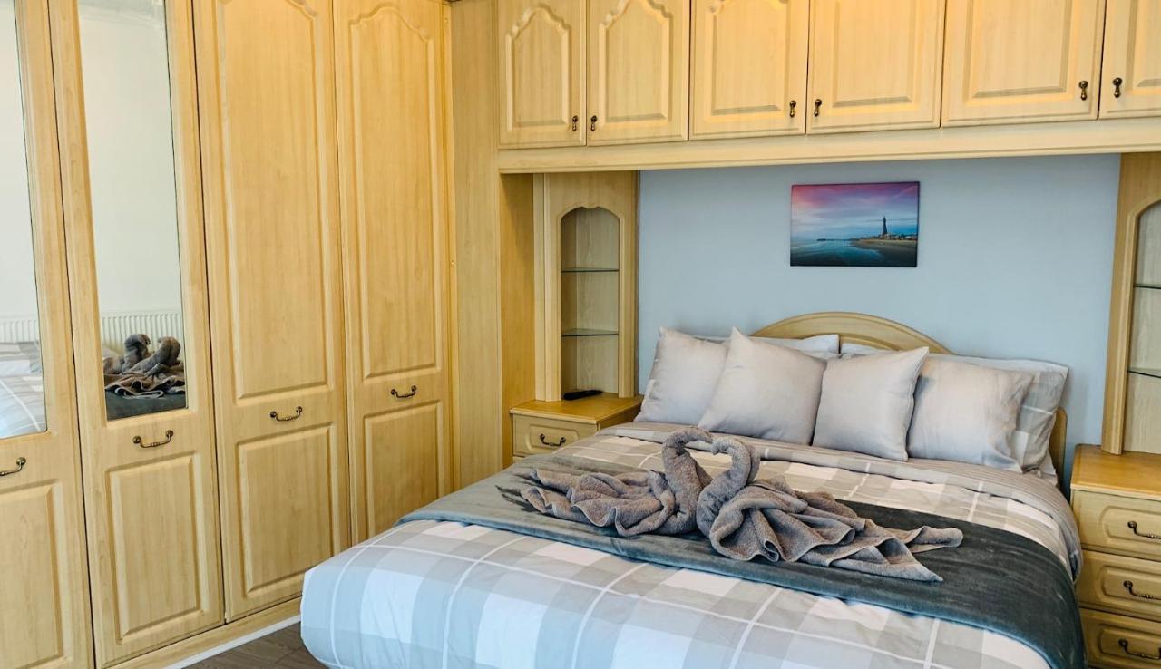 The Whitehouse Holiday Apartments Μπλάκπουλ Εξωτερικό φωτογραφία